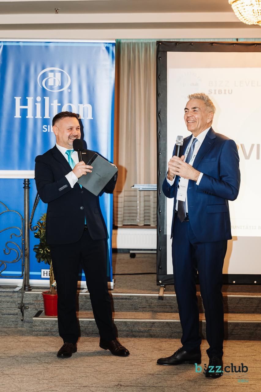 LinkedIn post image: Ieri la Sibiu s-au adunat 120 de antreprenori la Conferinta organizata de Bizz Club, ei eu printre ei. Incercand sa desl