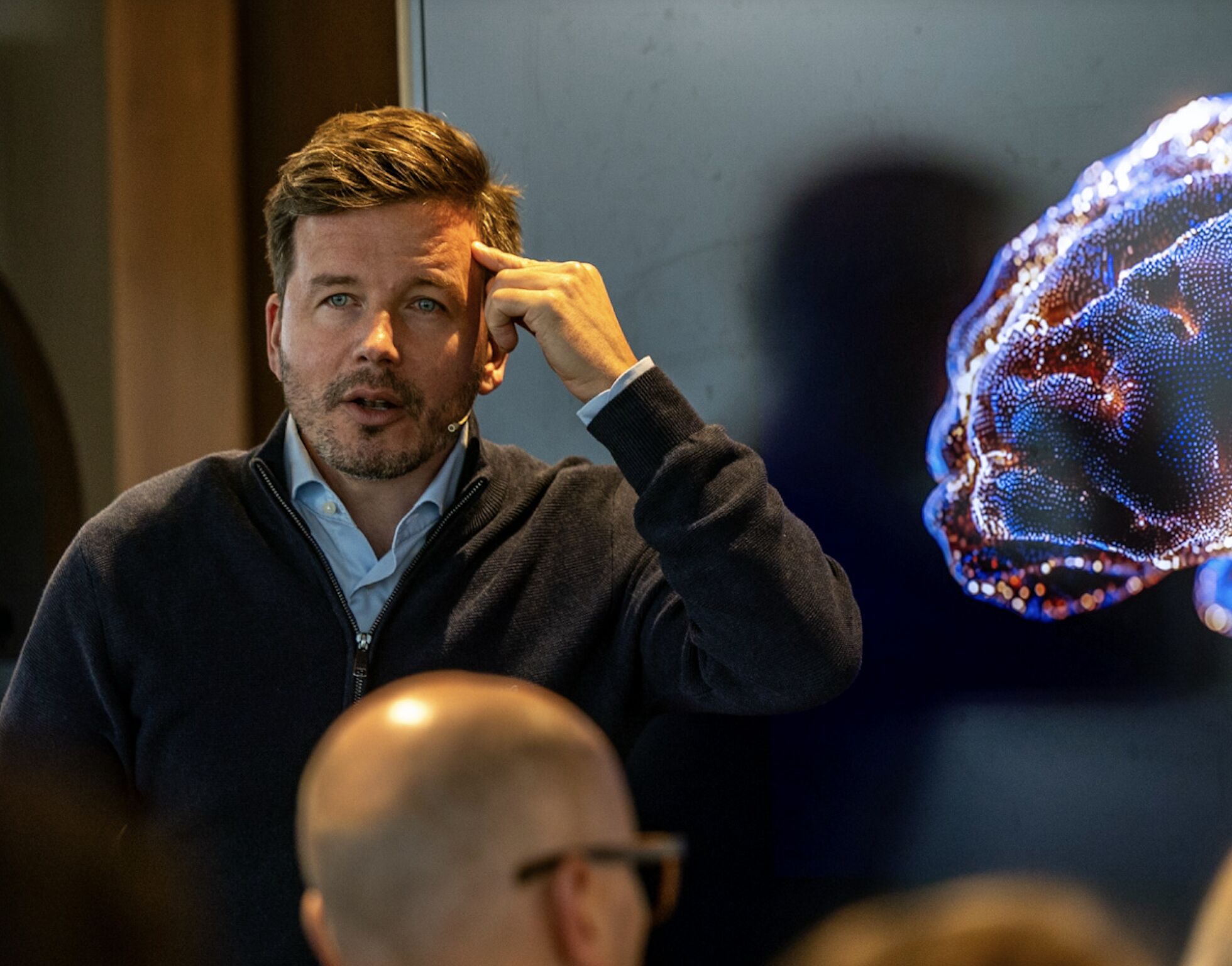 LinkedIn post image: Ik hoorde het deze week twee keer van verschillende mensen: "Eigenlijk kan het zo niet langer." Ik wist precies wat ze b