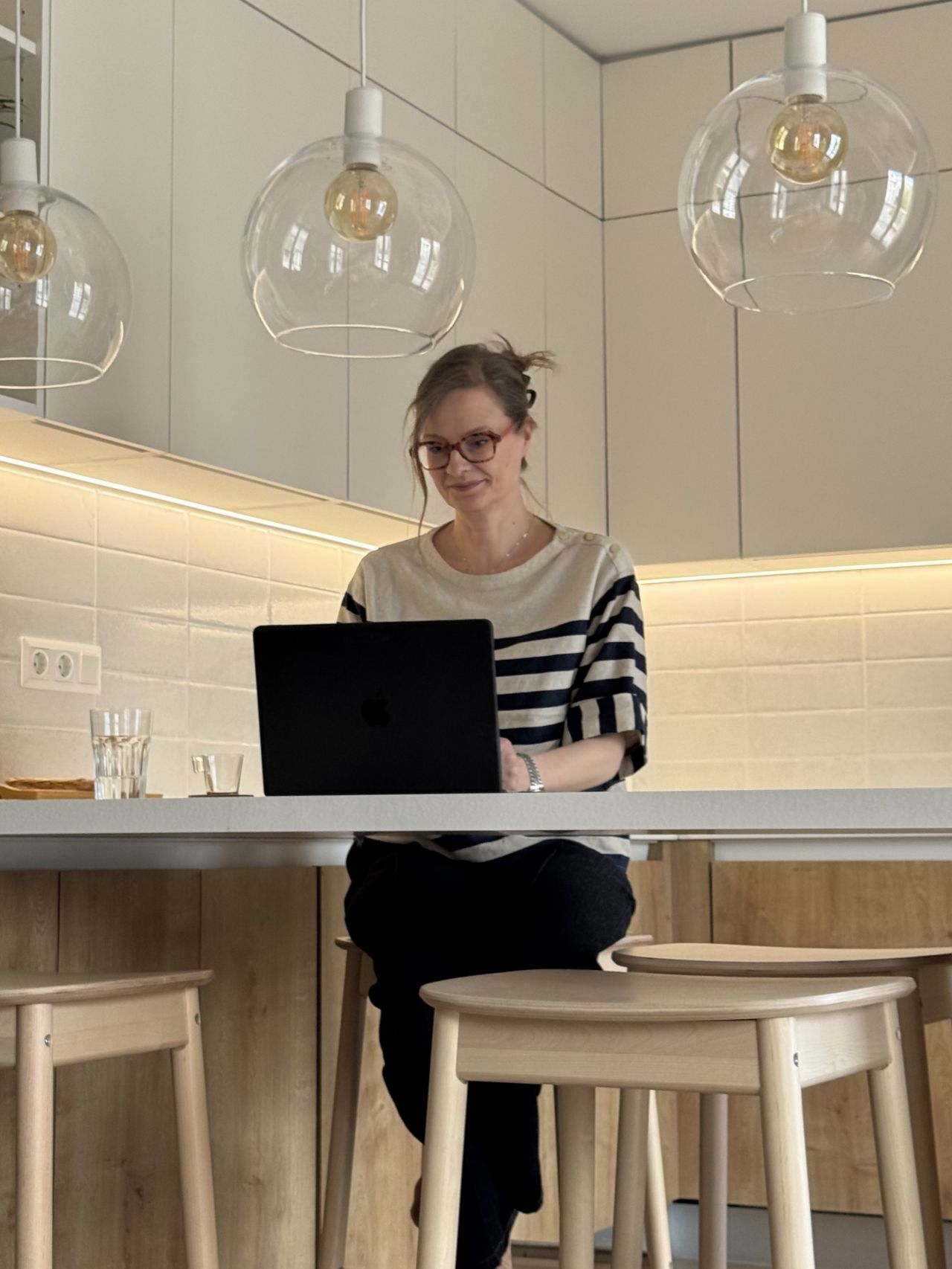 LinkedIn post image: "Finns don’t reply to cold email."