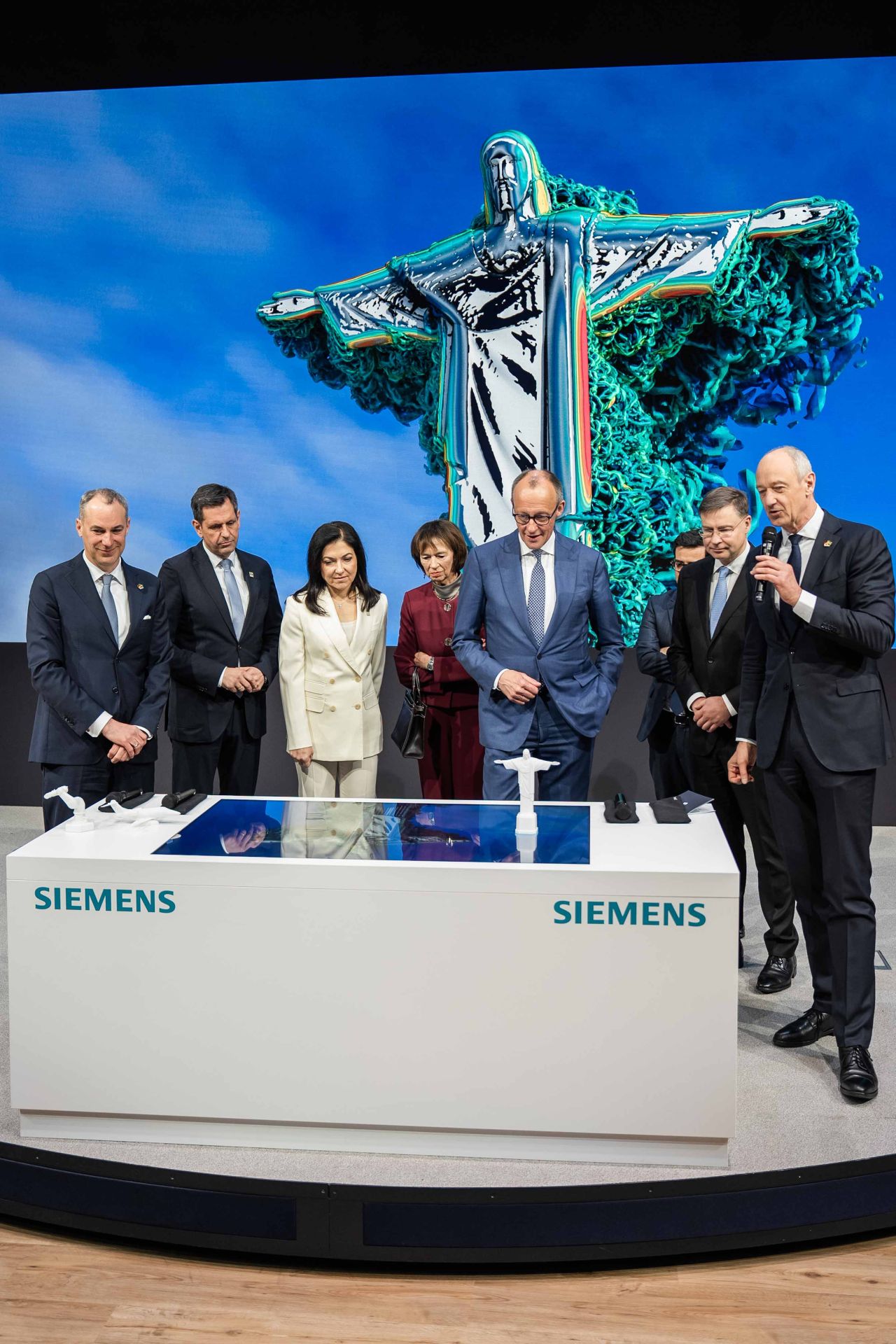 LinkedIn post image: What happens when the Copacabana meets Lower Saxony and Digital Twins, data, and Industrial AI come together? It’s HANNO