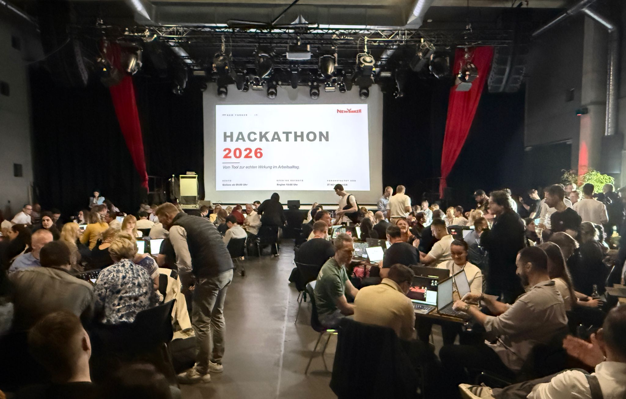 LinkedIn post image: New Yorker AI Hackathon: Heute bauen wir mit 200 Menschen KI Use Cases!