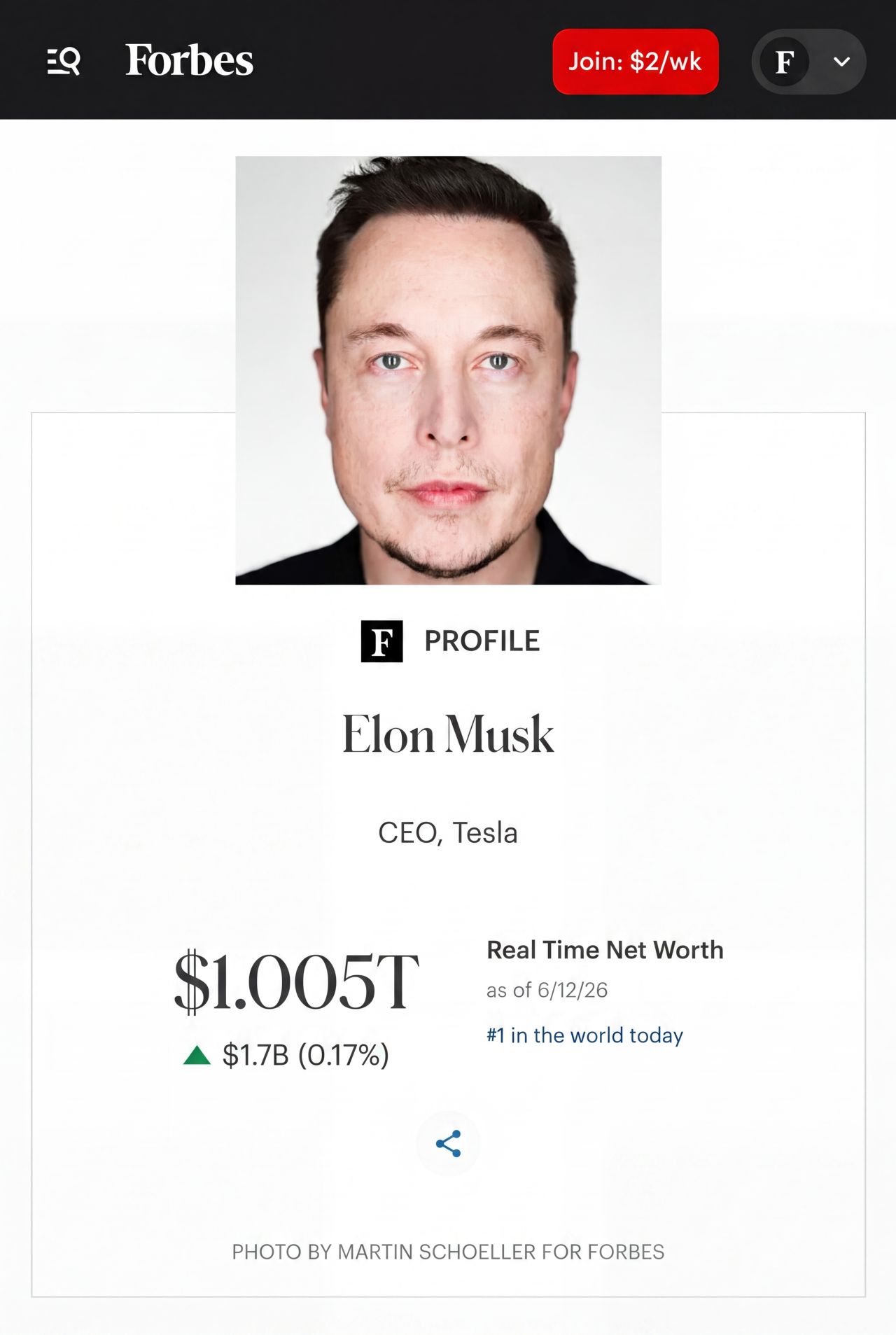 LinkedIn post image: SpaceX convierte a Elon Musk en el primer trillionaire del mundo.