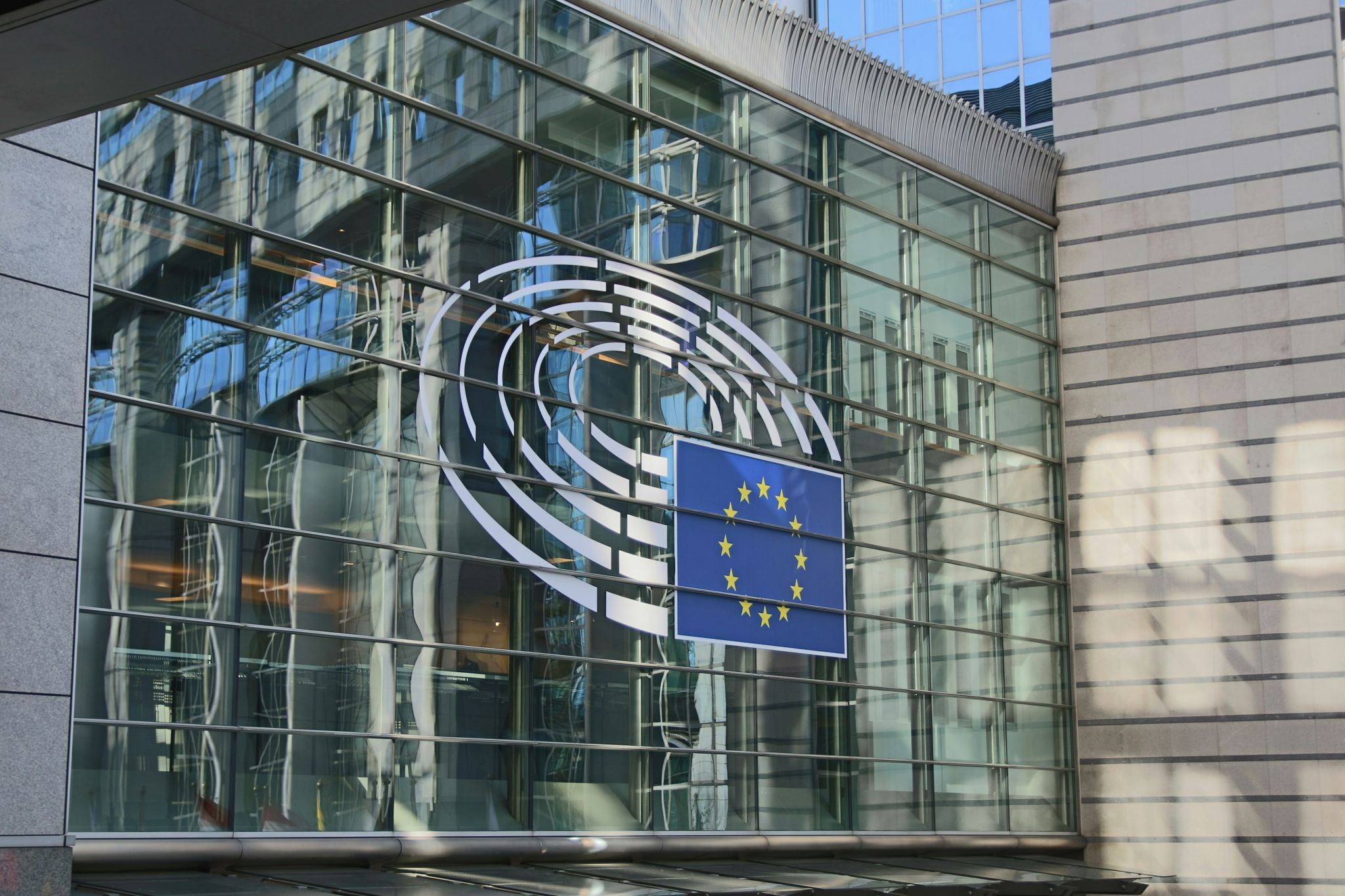 LinkedIn post image: 🚨 BREAKING: With 423 votes in favor, the European Parliament APPROVED the proposed amendments to the AI Act. Summary of