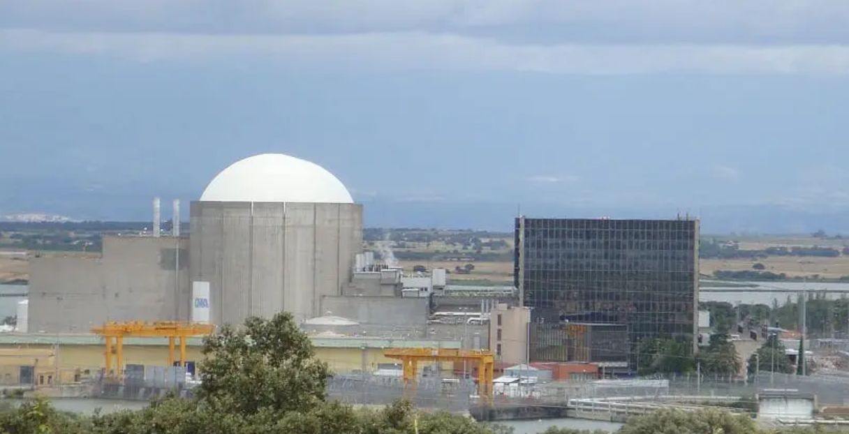 LinkedIn post image: Algunas opiniones personales sobre la posible prórroga de la central nuclear de Almaraz.