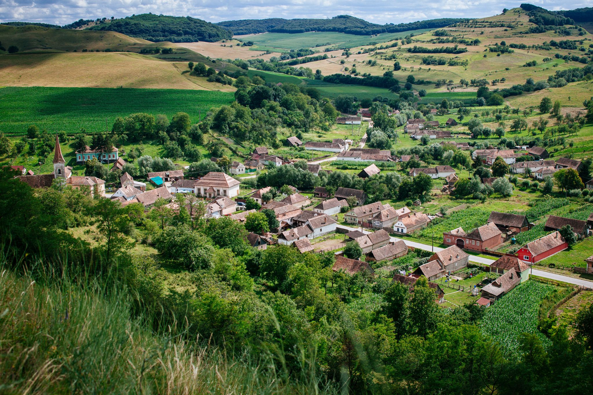 LinkedIn post image: Vara la Valea Verde Retreat: 2 nopți cu demipensiune, de la 995 lei/persoană. Copiii sub 12 ani stau gratuit, iar la toa