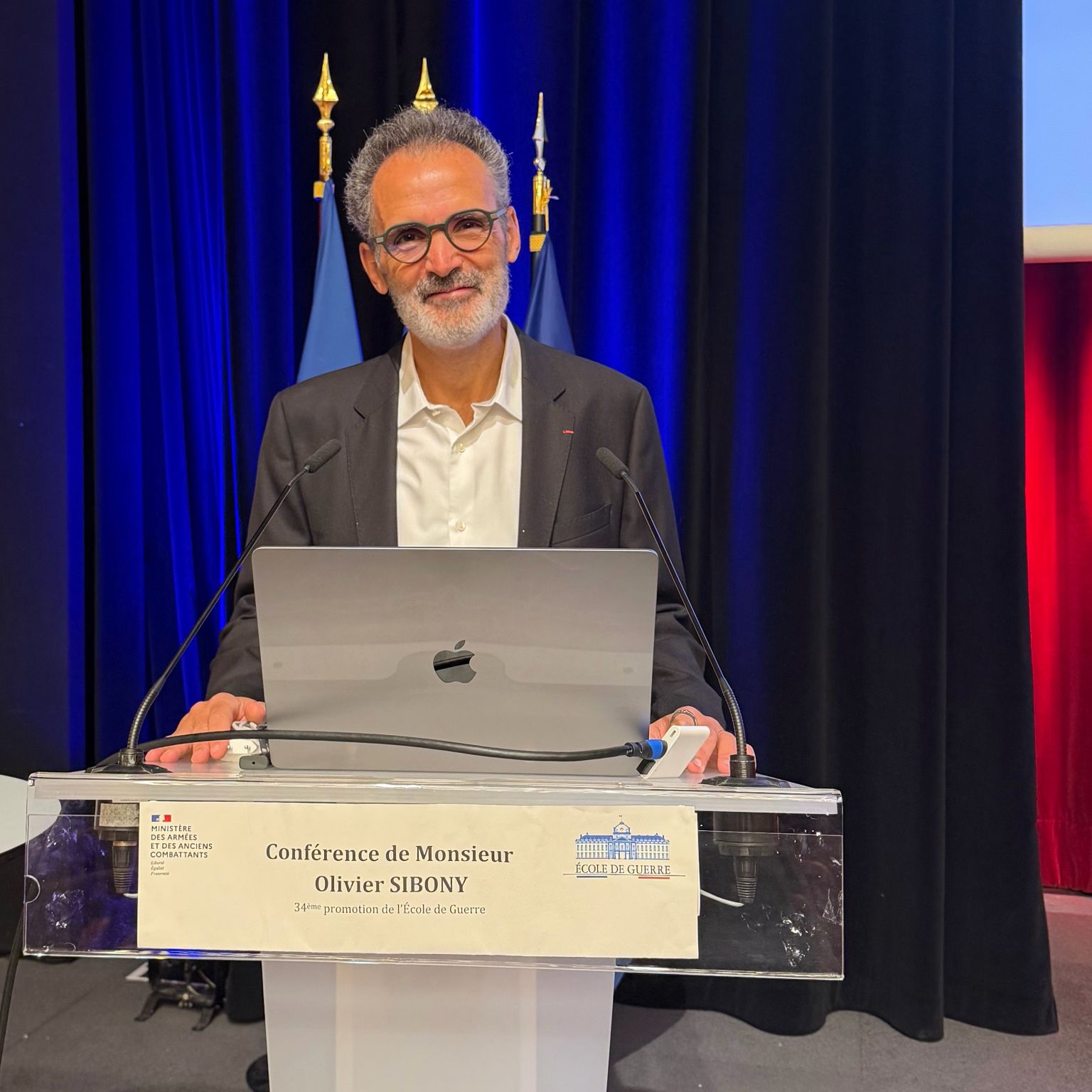 LinkedIn post image: Très honoré de m’adresser ce matin à la 34eme promotion de l’Ecole de Guerre, dans le magnifique amphi Foch de l’Ecole m